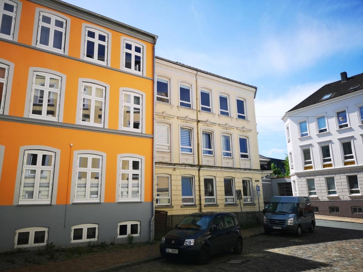 Madame Flens - Komfortable Wohnung Mit 3 Schlafzimmern Im 3 Og Flensburgo Exterior foto